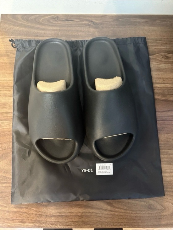 Yeezy Other - YZY YS01 black Slides- size 10